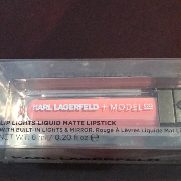 {KARL LAGERFELD} MATTE LIP LIGHTS - RUE LAGERFELD - Picture 5 of 6